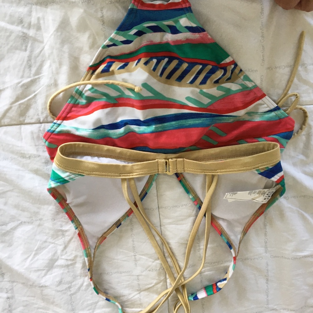 Bikini - Picture 4 of 4